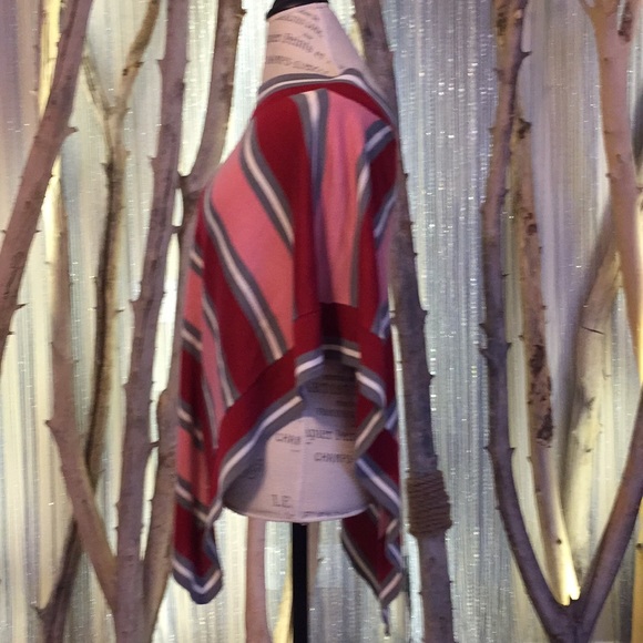 BCBG MaxAzria Poncho Shawl OS - Picture 2 of 5